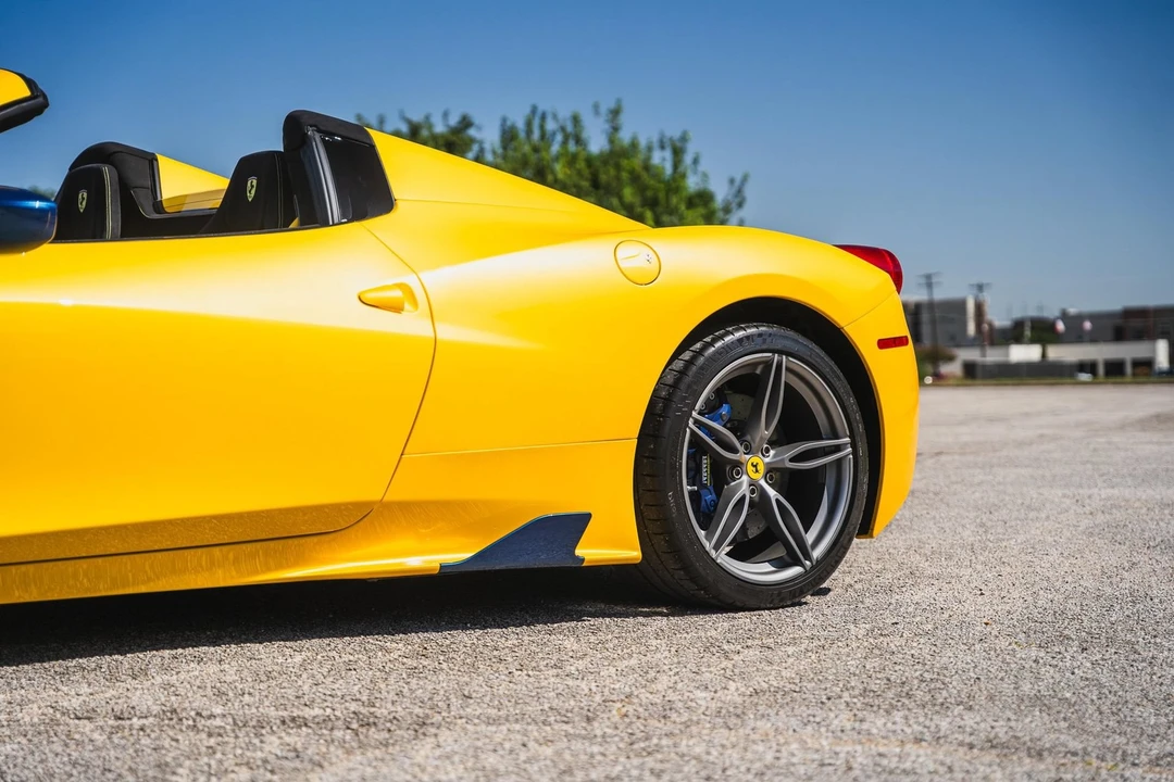 2015 Ferrari 458 Speciale Aperta - Image 5 of 31