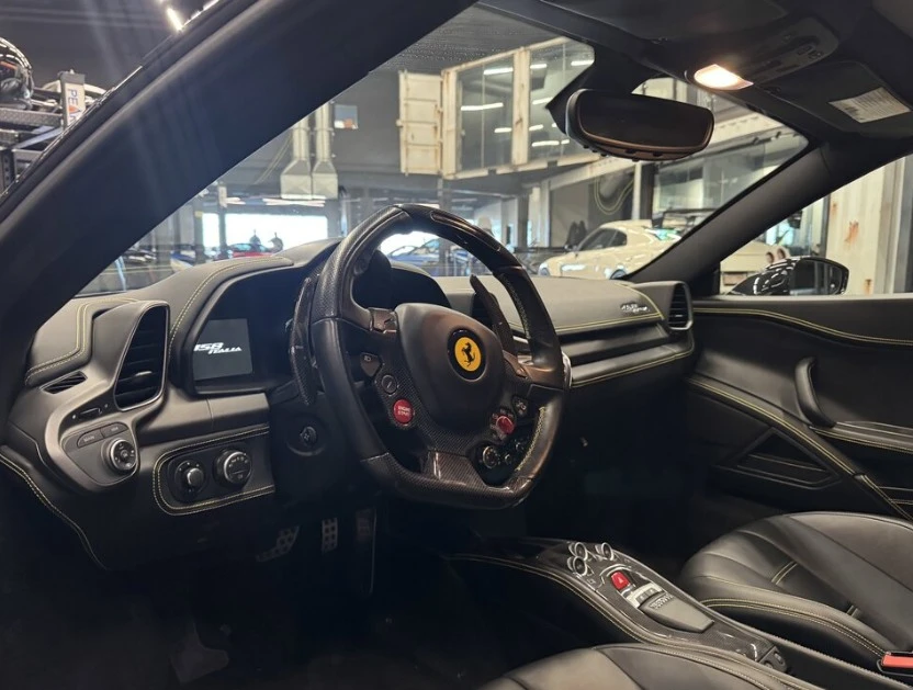 2015 Ferrari 458 Italia - Image 3 of 4