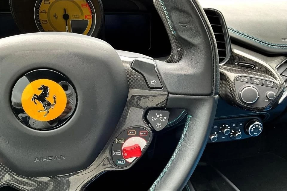 2015 Ferrari 458 Italia - Image 13 of 20