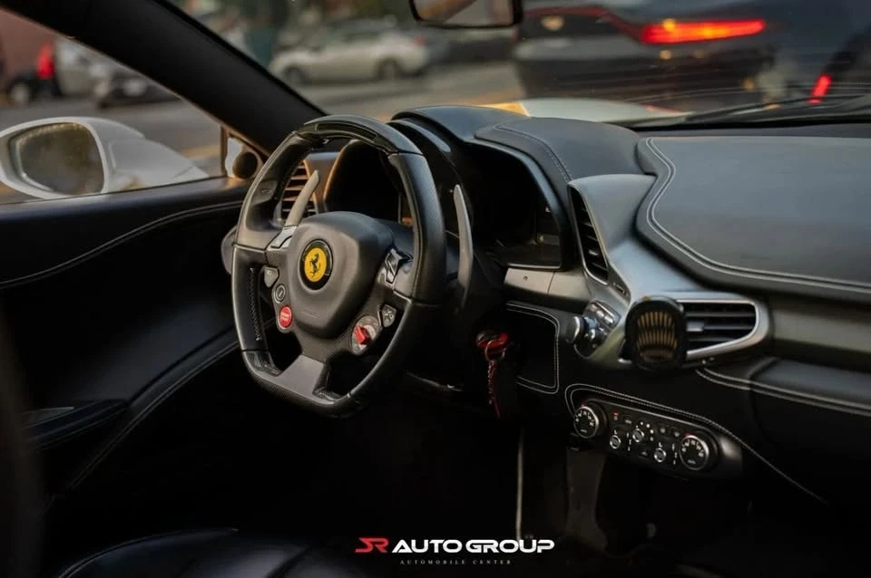 2015 Ferrari 458 Italia - Image 11 of 19