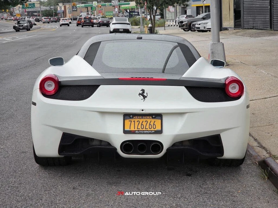 2015 Ferrari 458 Italia - Image 9 of 31