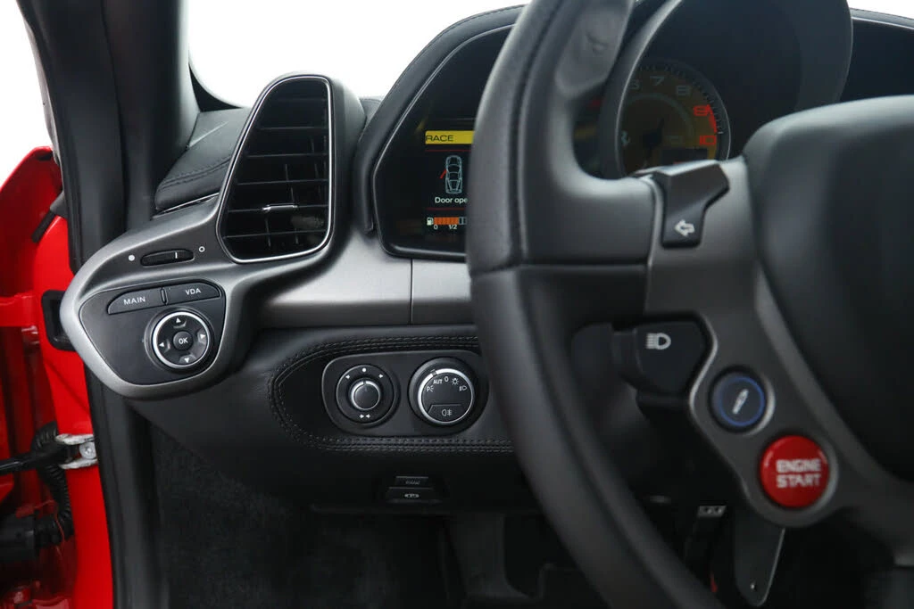 2015 Ferrari 458 Italia - Image 25 of 31