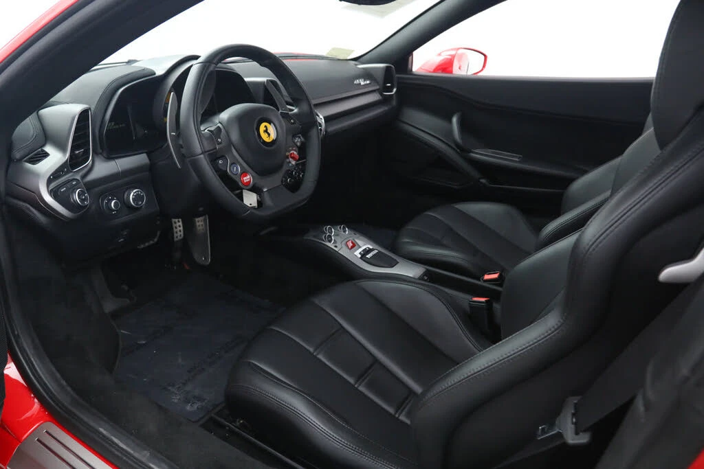 2015 Ferrari 458 Italia - Image 2 of 31