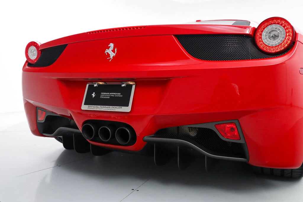 2015 Ferrari 458 Italia - Image 17 of 31