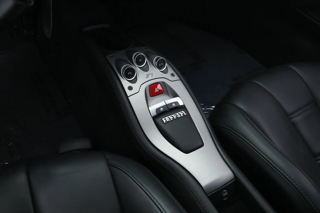 2015 Ferrari 458 Italia - Image 27 of 31