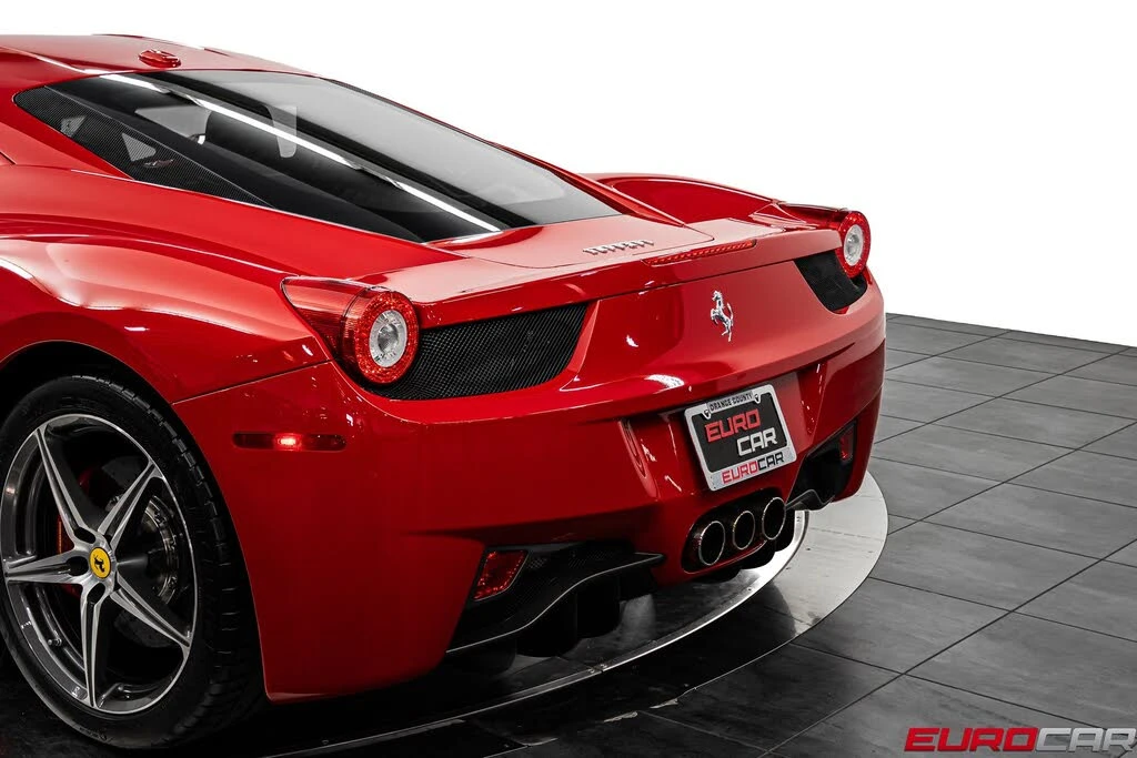 2015 Ferrari 458 Italia - Image 17 of 31