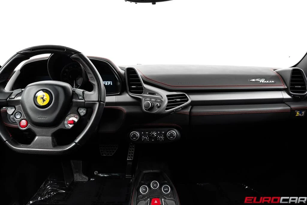 2015 Ferrari 458 Italia - Image 26 of 31