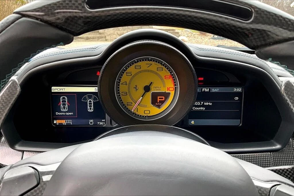 2015 Ferrari 458 Italia - Image 12 of 31