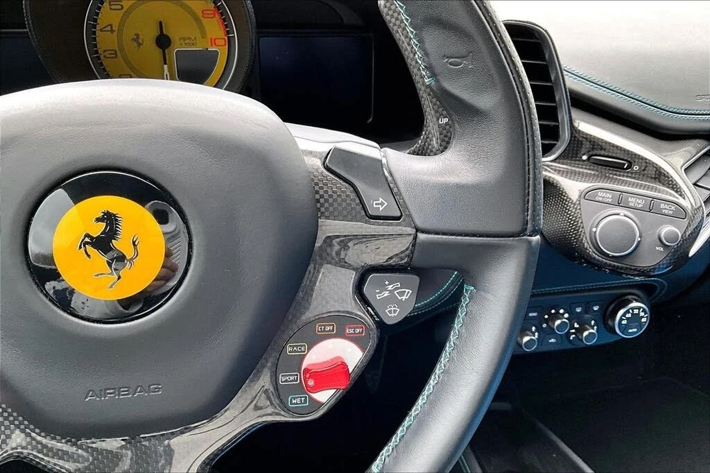2015 Ferrari 458 Italia - Image 11 of 31