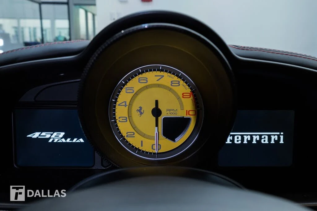 2015 Ferrari 458 Italia - Image 30 of 31