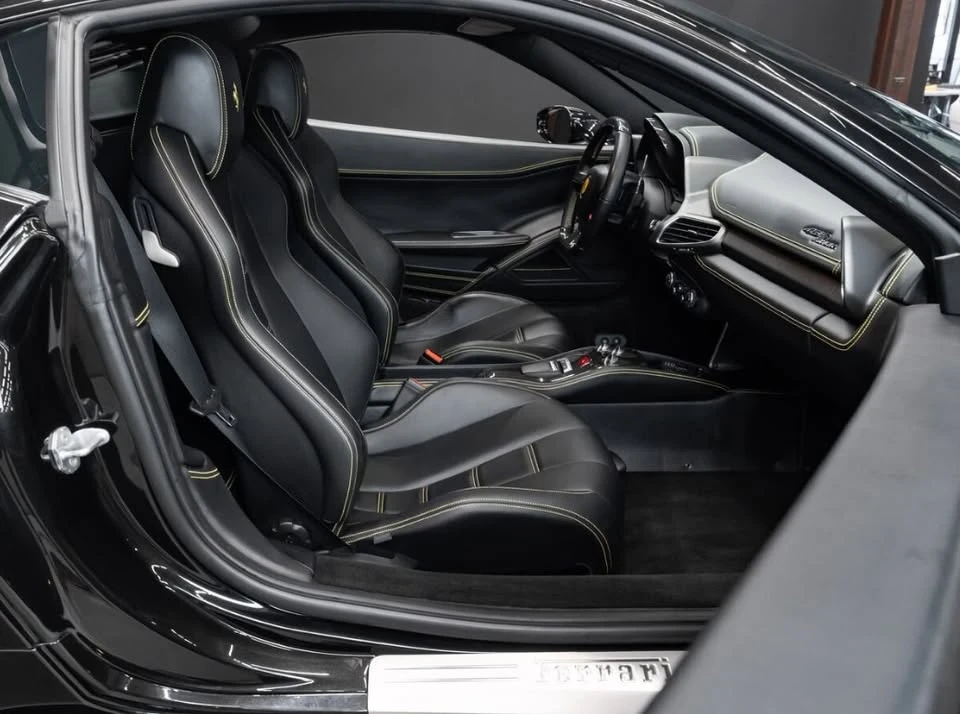 2015 Ferrari 458 Italia - Image 7 of 8