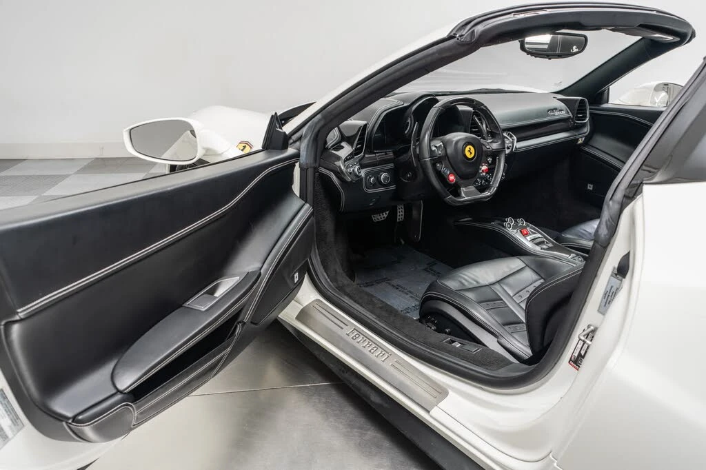 2015 Ferrari 458 Spider - Image 22 of 31