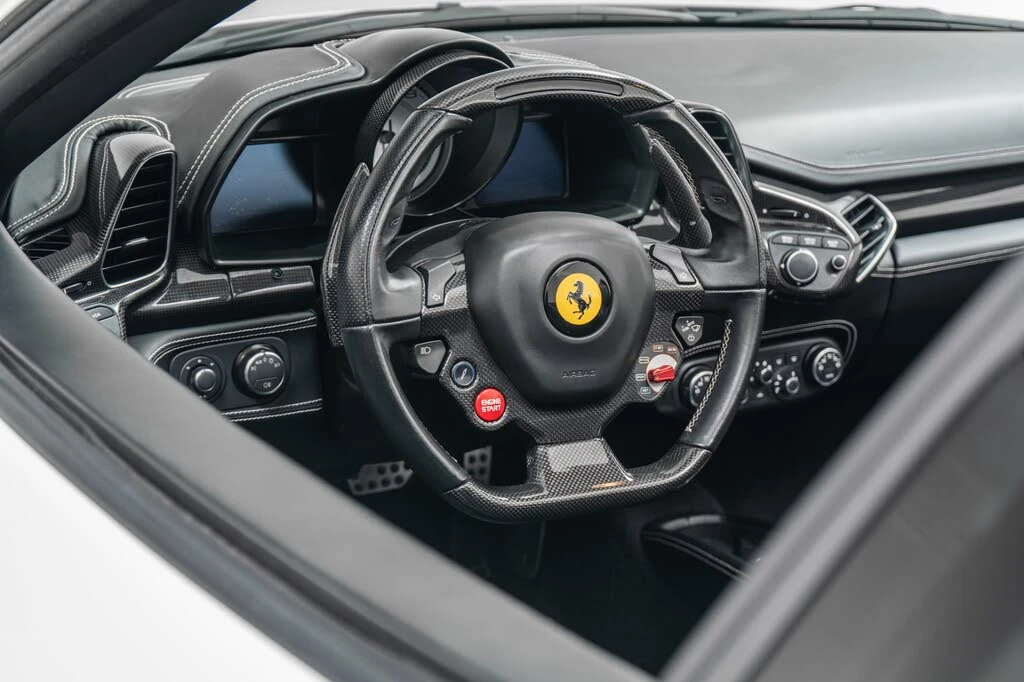 2015 Ferrari 458 Spider - Image 28 of 31