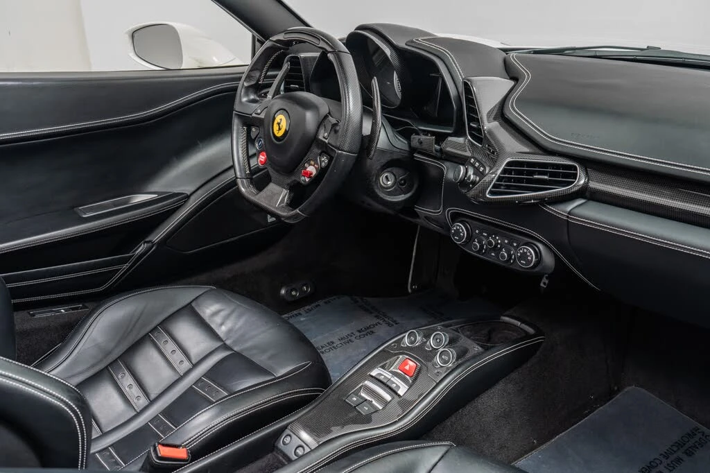 2015 Ferrari 458 Spider - Image 27 of 31
