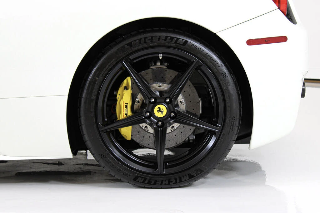 2015 Ferrari 458 Spider - Image 22 of 31