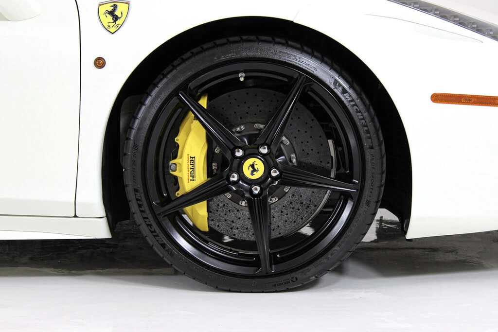 2015 Ferrari 458 Spider - Image 24 of 31