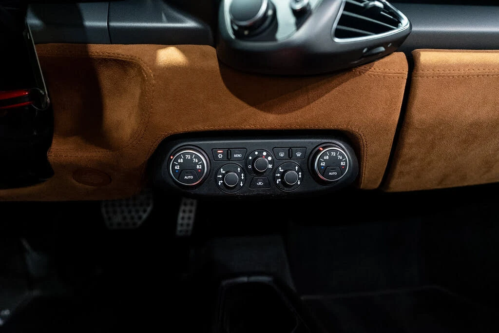 2015 Ferrari 458 Spider - Image 25 of 31