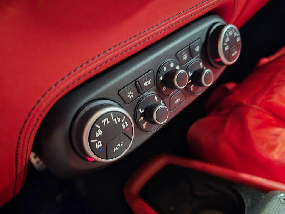 2015 Ferrari 458 Spider - Image 28 of 31