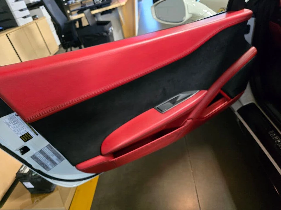 2015 Ferrari 458 Spider - Image 13 of 31