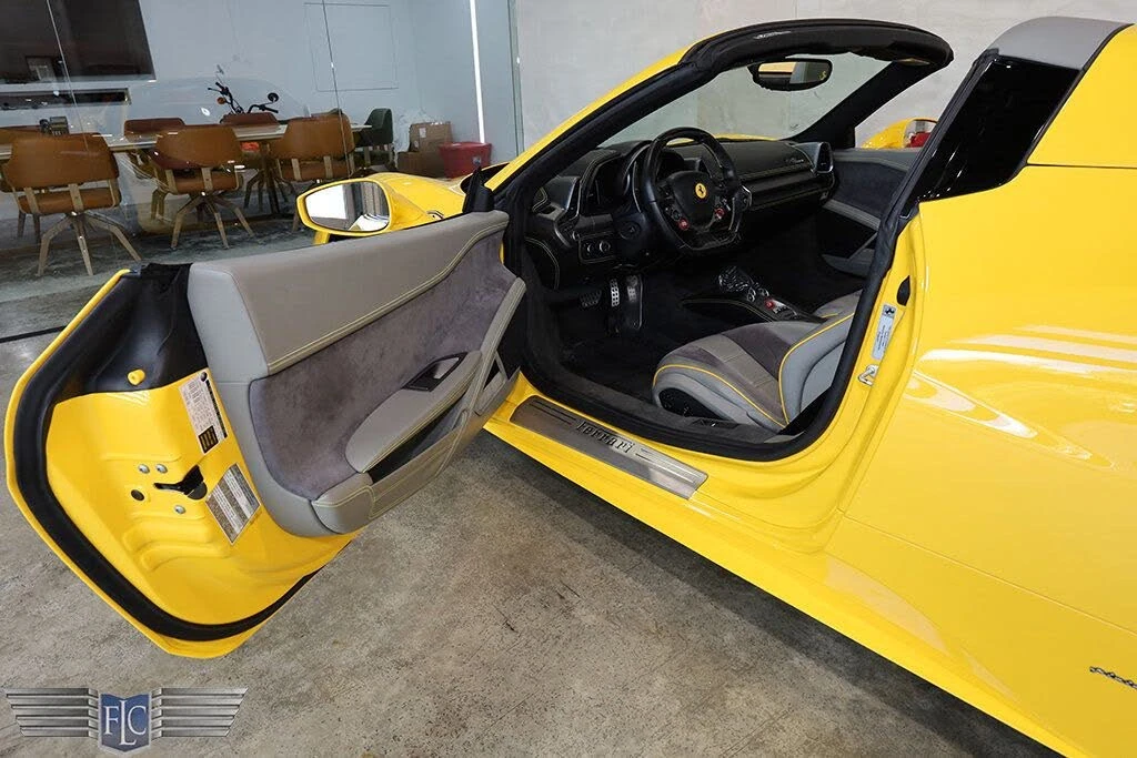 2015 Ferrari 458 Spider - Image 17 of 31