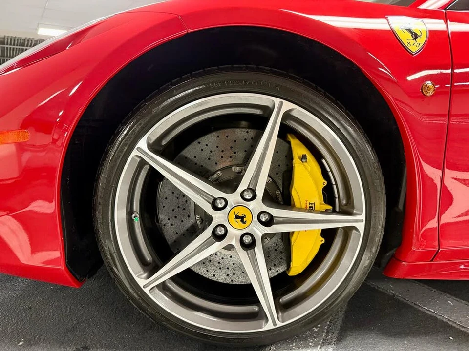 2015 Ferrari 458 Spider - Image 13 of 31