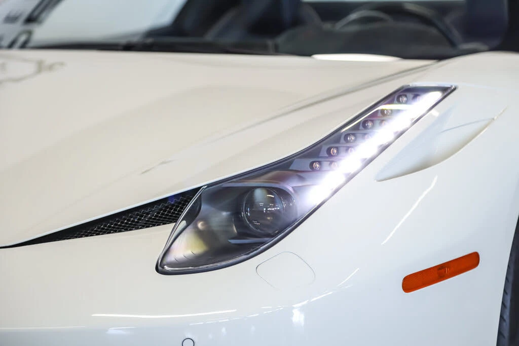2015 Ferrari 458 Spider - Image 26 of 31