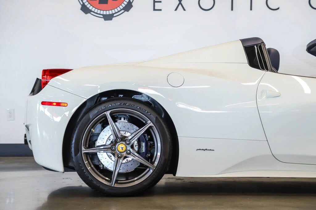 2015 Ferrari 458 Spider - Image 17 of 31
