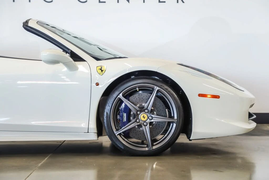 2015 Ferrari 458 Spider - Image 19 of 31