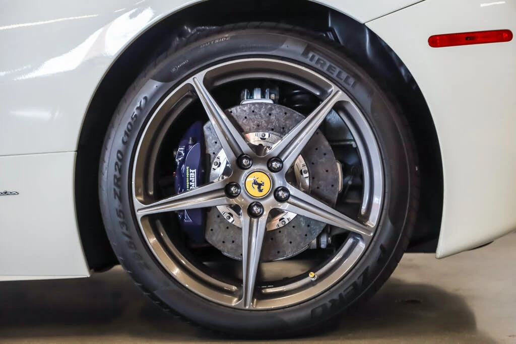 2015 Ferrari 458 Spider - Image 24 of 31