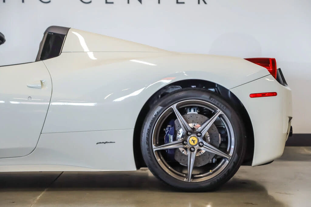 2015 Ferrari 458 Spider - Image 23 of 31