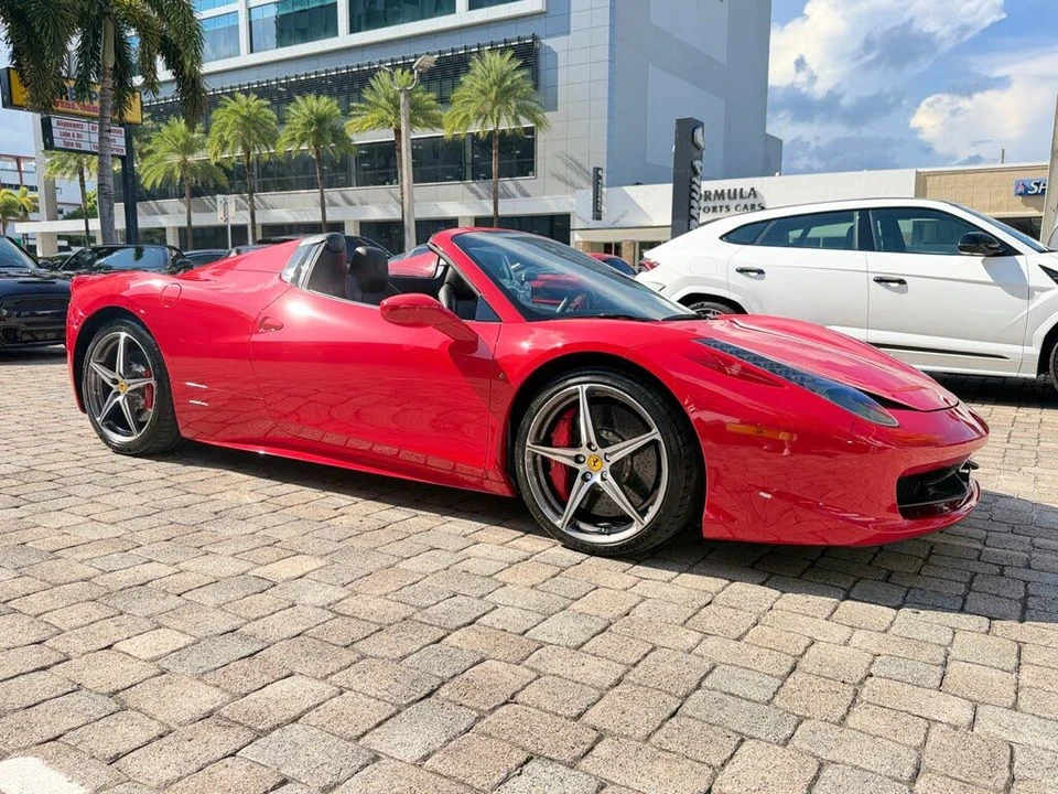 2015 Ferrari 458 Spider - Image 12 of 31