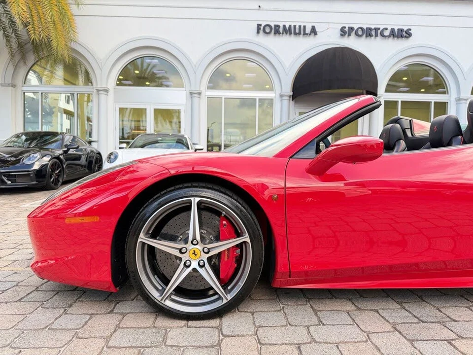 2015 Ferrari 458 Spider - Image 27 of 31