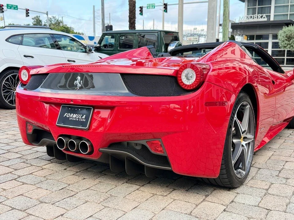 2015 Ferrari 458 Spider - Image 17 of 31