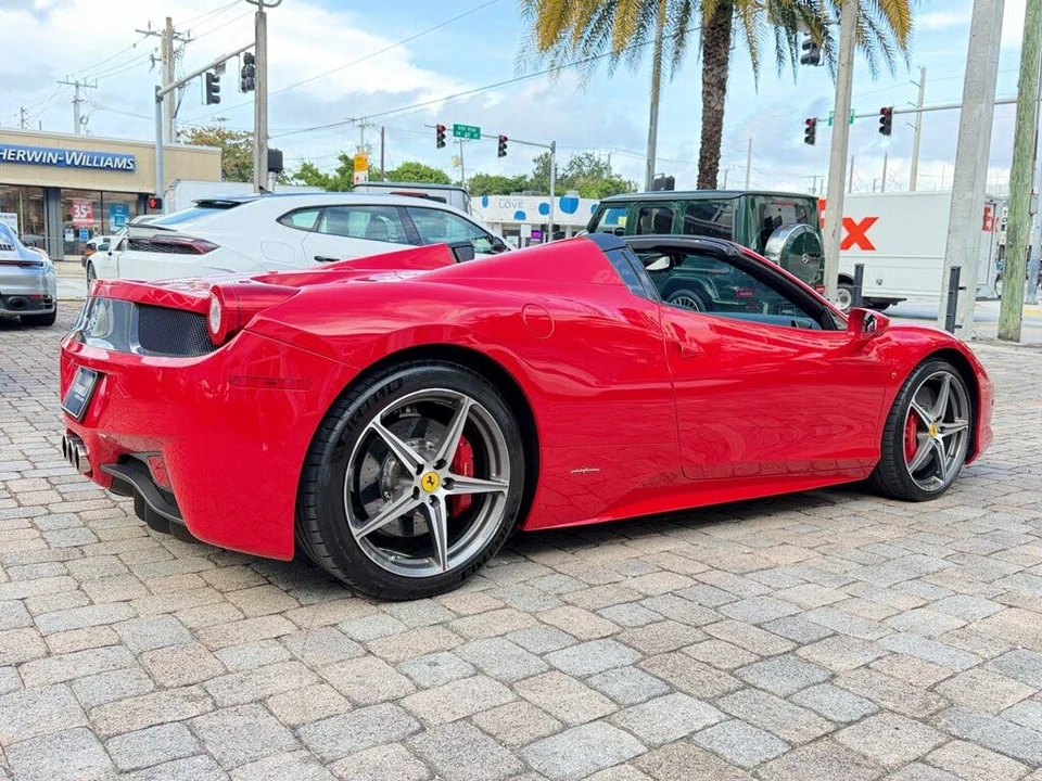 2015 Ferrari 458 Spider - Image 16 of 31