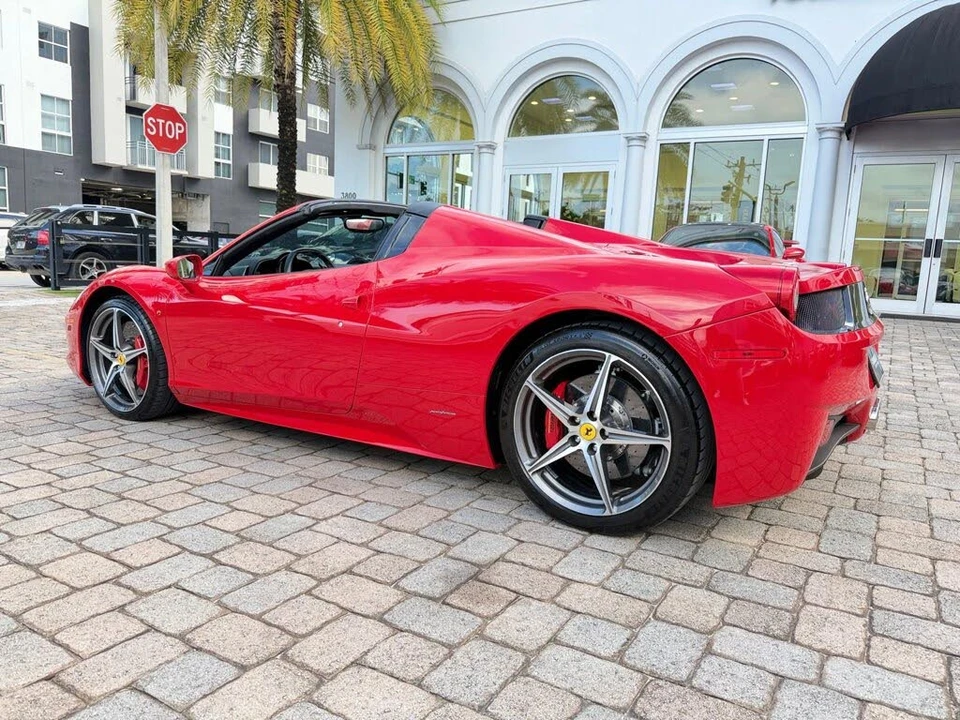 2015 Ferrari 458 Spider - Image 23 of 31