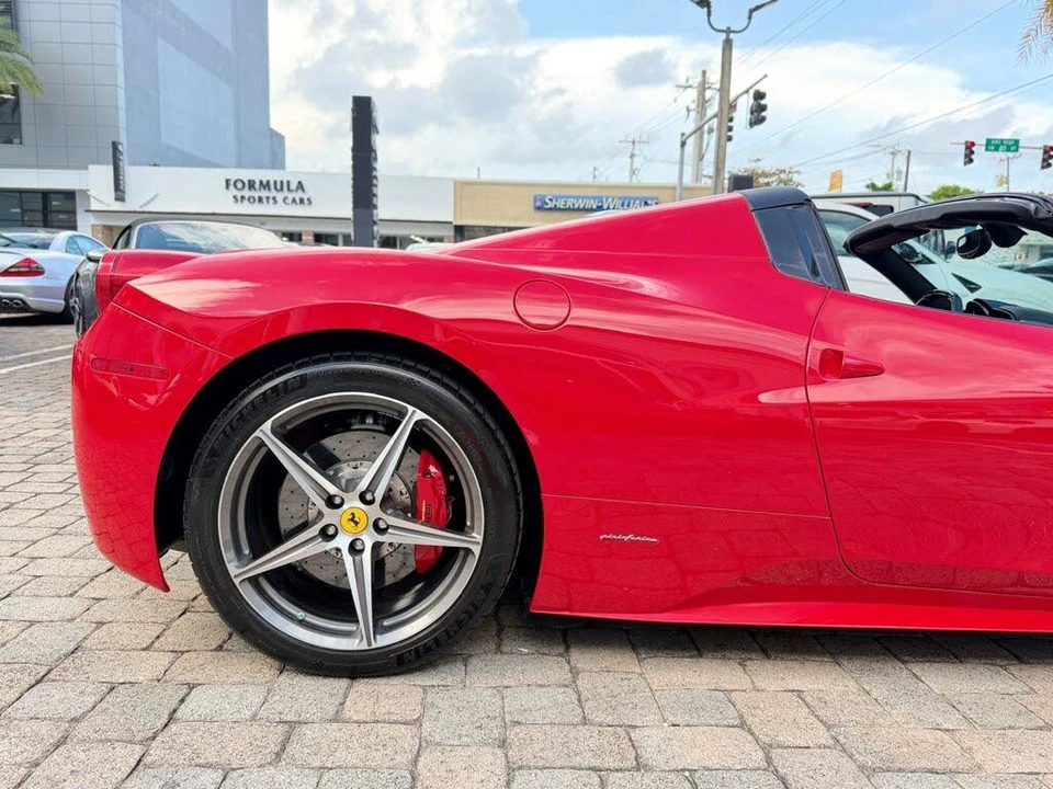 2015 Ferrari 458 Spider - Image 30 of 31