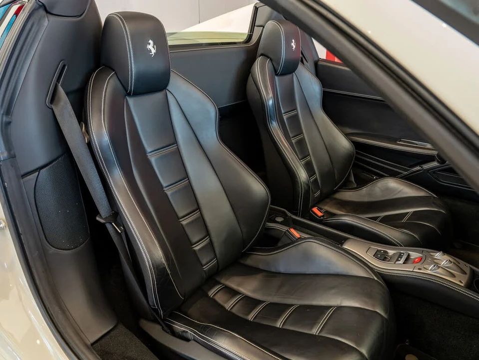 2015 Ferrari 458 Spider - Image 19 of 31
