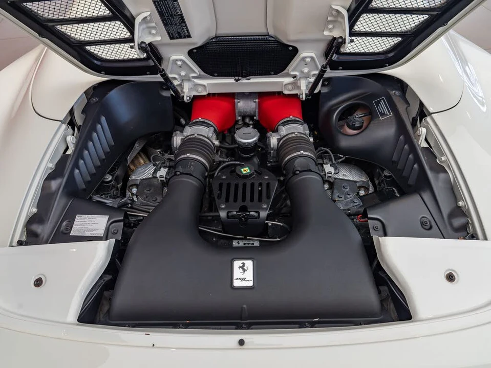 2015 Ferrari 458 Spider - Image 23 of 31
