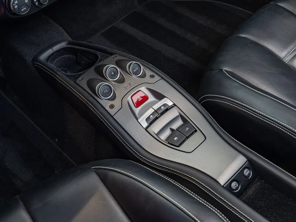 2015 Ferrari 458 Spider - Image 15 of 31