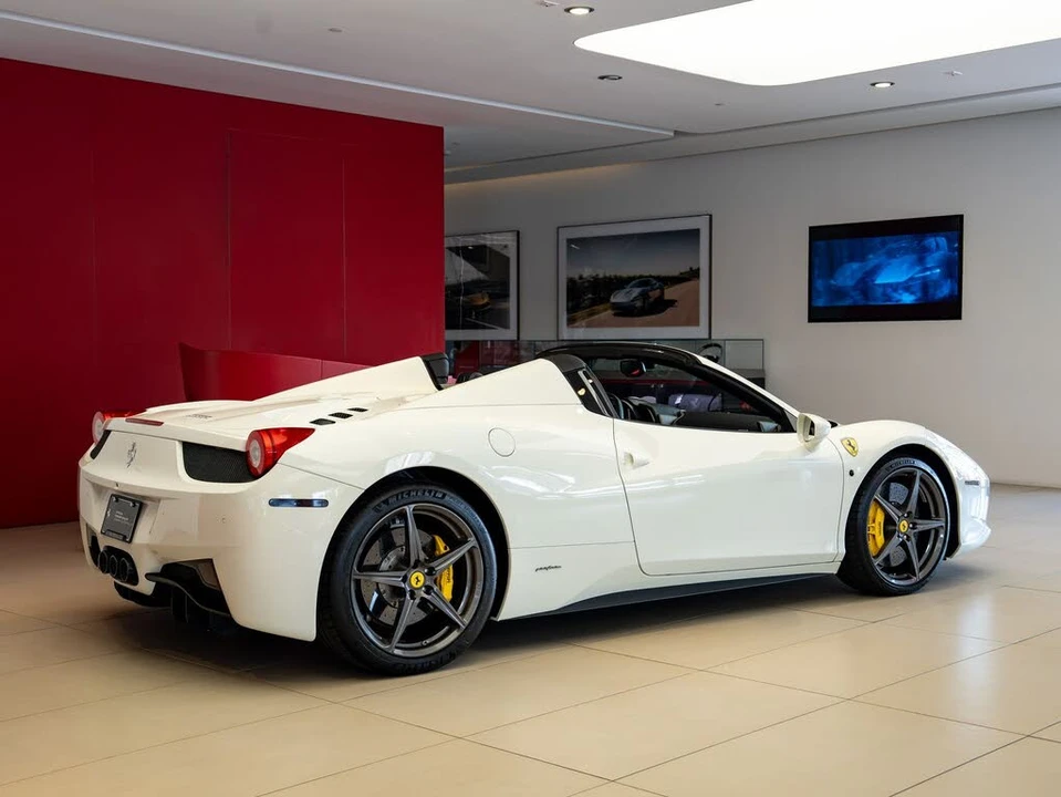 2015 Ferrari 458 Spider - Image 6 of 31