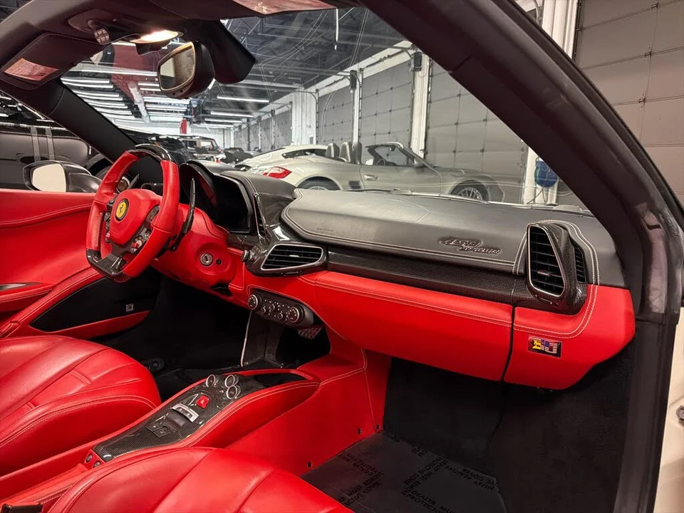 2015 Ferrari 458 Spider - Image 30 of 31