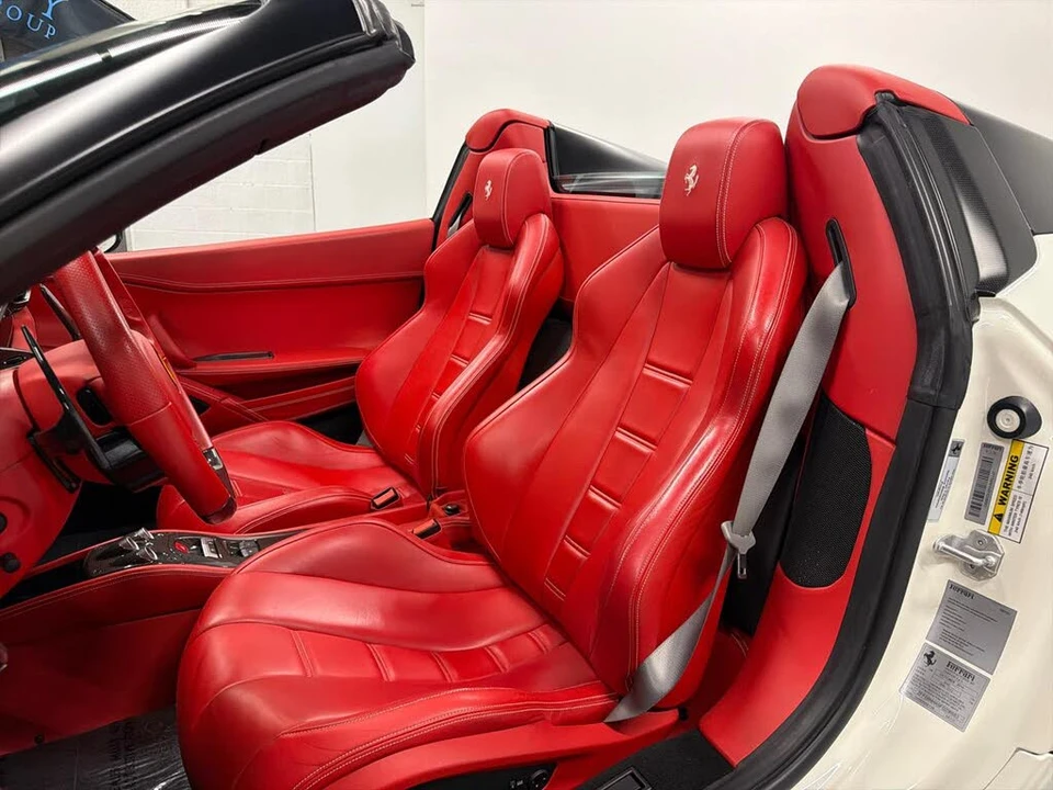2015 Ferrari 458 Spider - Image 24 of 31