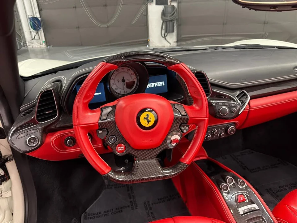 2015 Ferrari 458 Spider - Image 22 of 31