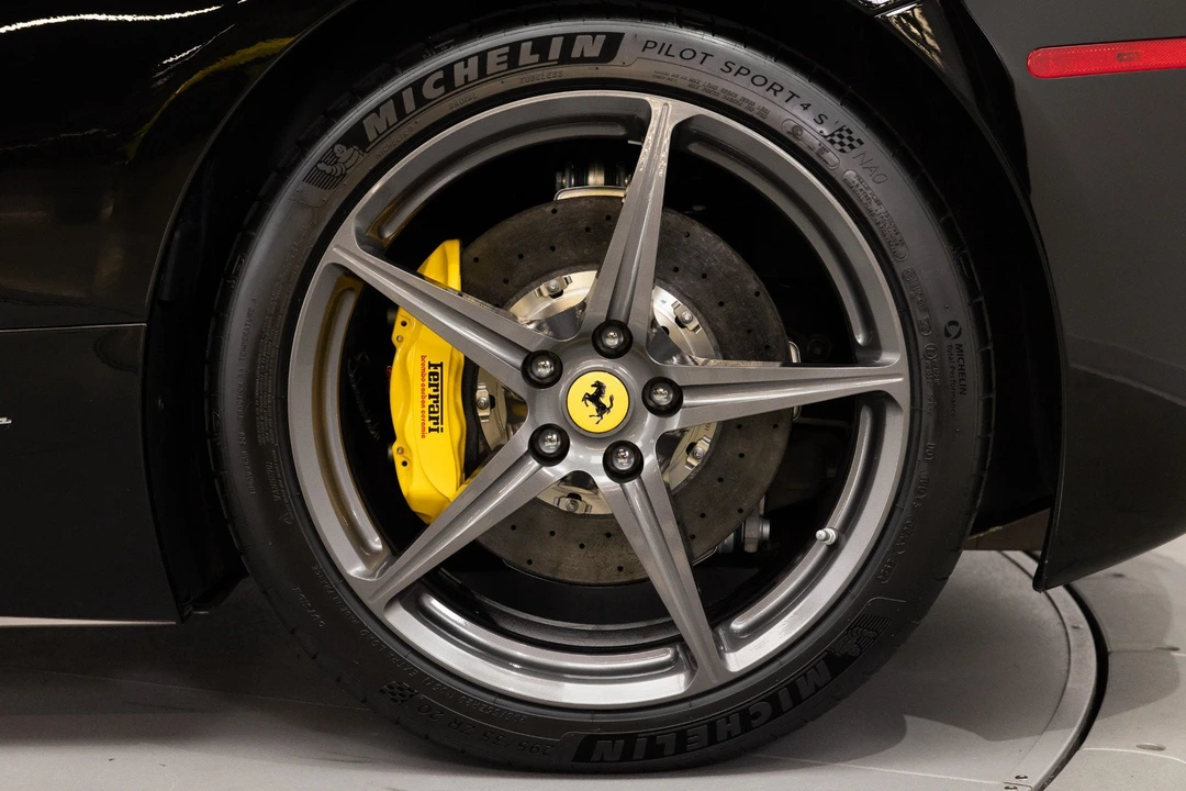 2015 Ferrari 458 Italia - Image 14 of 31