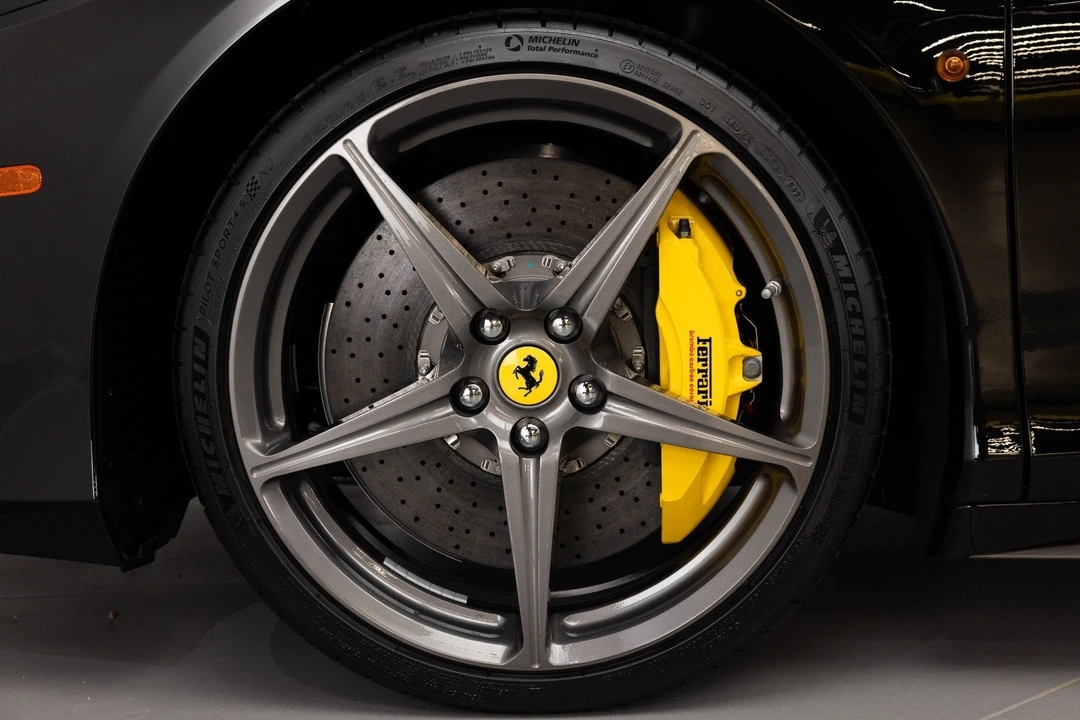 2015 Ferrari 458 Italia - Image 13 of 31