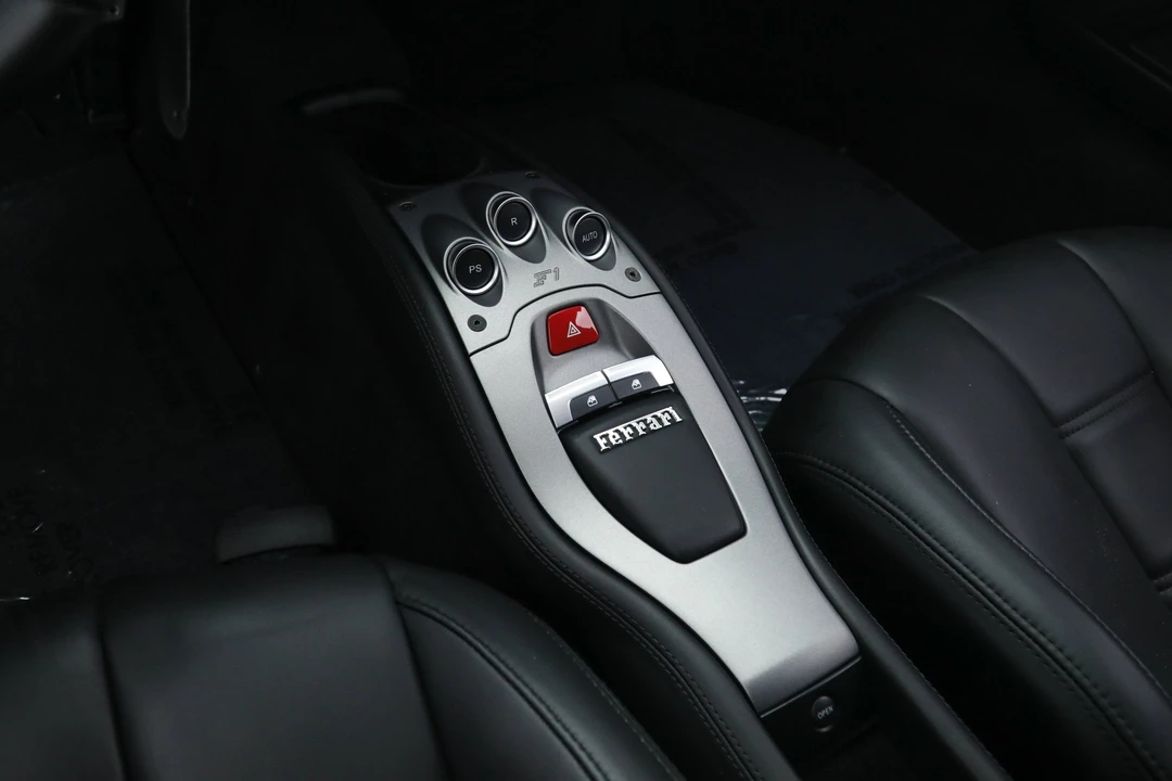 2015 Ferrari 458 Italia - Image 27 of 31