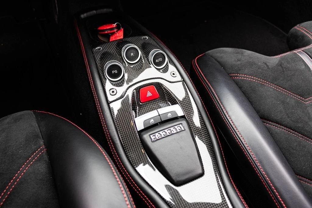 2015 Ferrari 458 Italia - Image 5 of 31