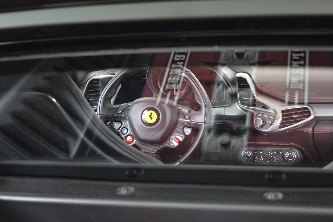 2015 Ferrari 458 Italia - Image 25 of 31