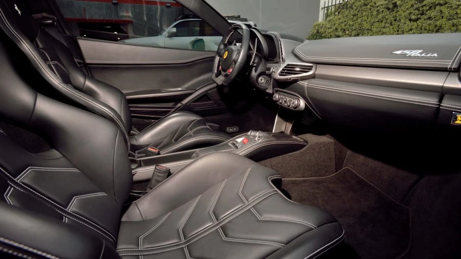 2015 Ferrari 458 Italia - Image 5 of 31