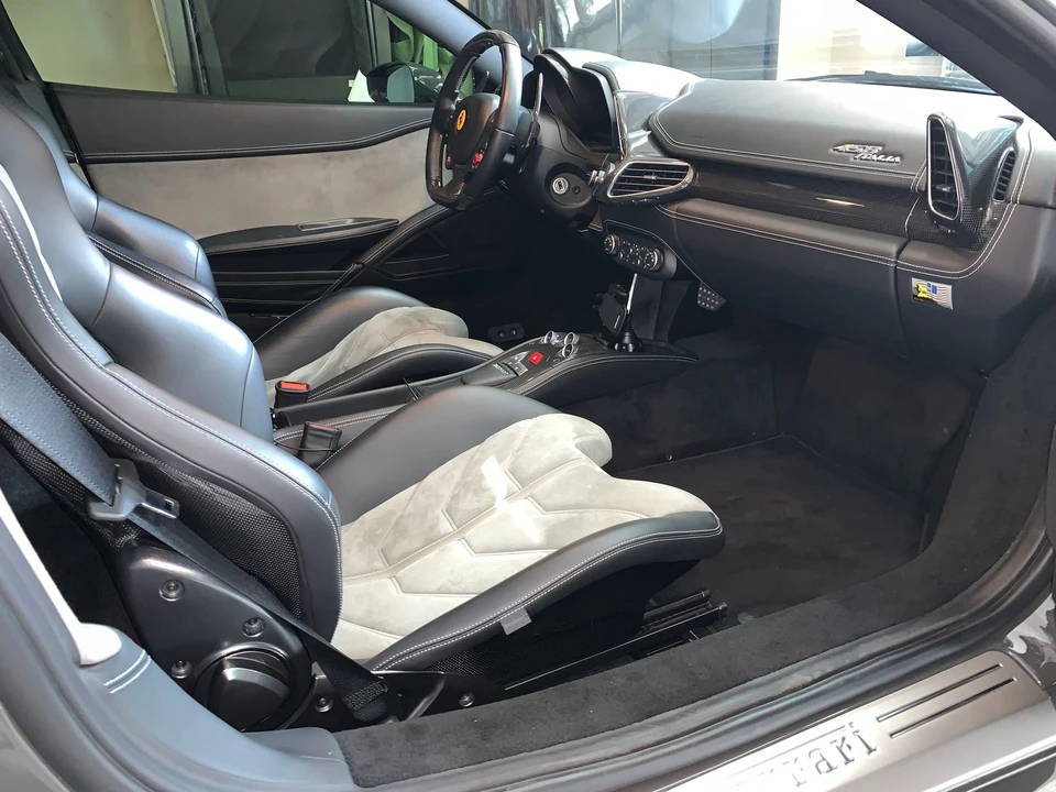 2015 Ferrari 458 Italia - Image 7 of 18